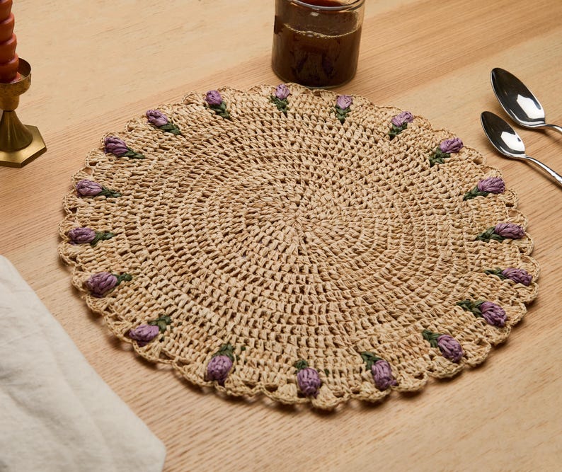 Tulip Floral Placemat β Hand-Crocheted Raffia β Spring Table Decor β Easter Table Setting β Handmade by Artisans in Madagascar
