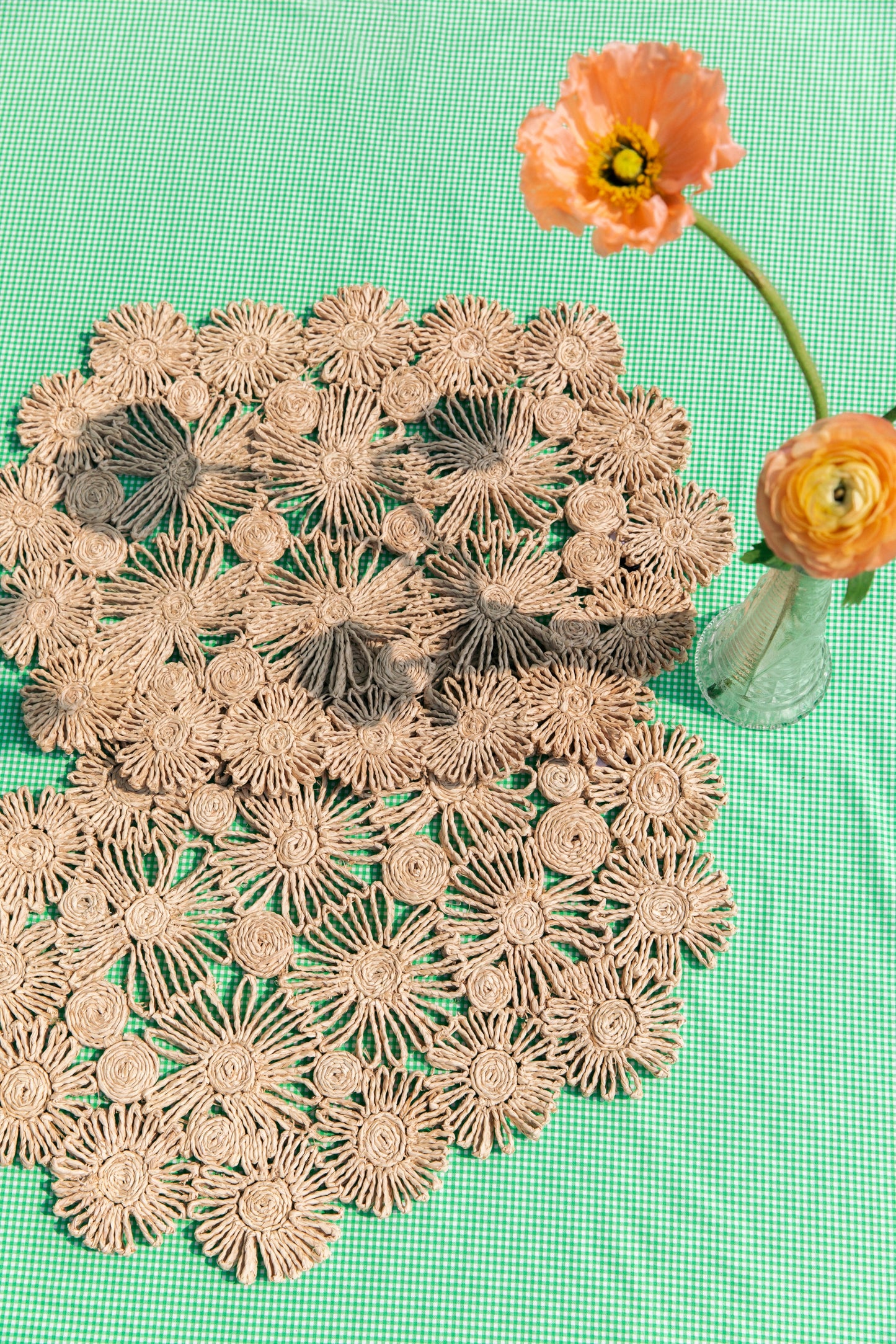 Fleur Raffia Placemat, Natural Color Flowers Woven Tabletop