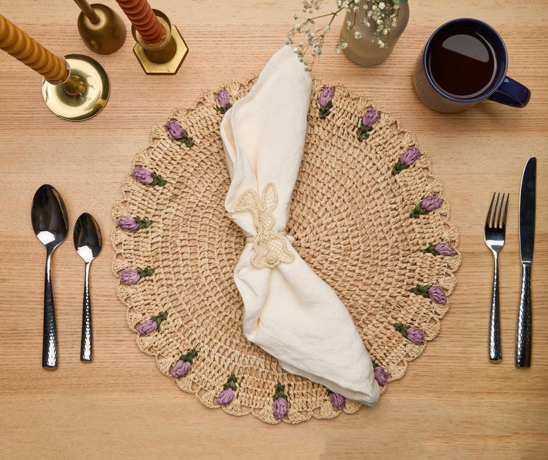 Tulip Floral Placemats – Hand-Crocheted Raffia – Elegant Spring Table Decor