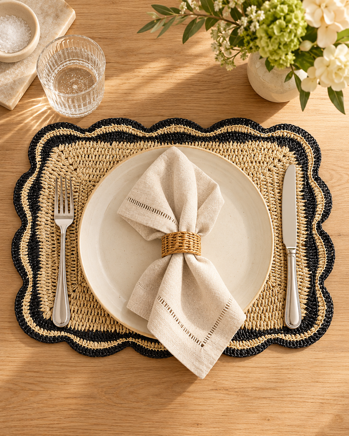 Black Scalloped Rectangular Woven Placemat | Natural & Black