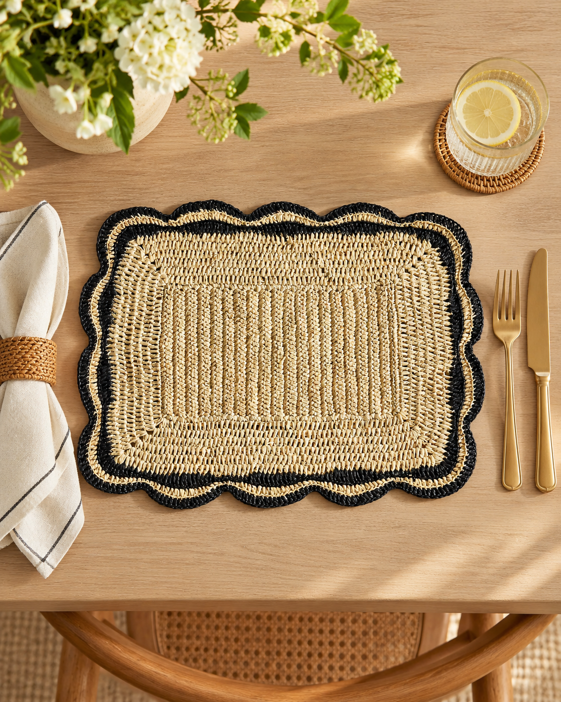 Black Scalloped Rectangular Woven Placemat | Natural & Black