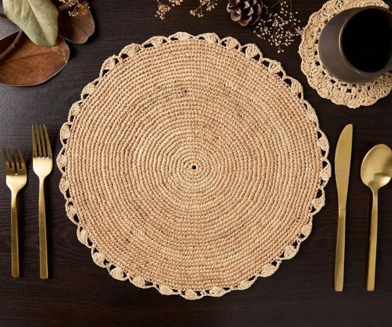 Round Raffia Table Mat