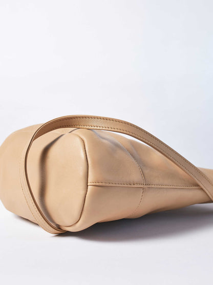 Leather-Tote and Crossbody-Handbag-Cappucino-Bag-by-PaytonJames-Nashville-designer closeup of back of bag