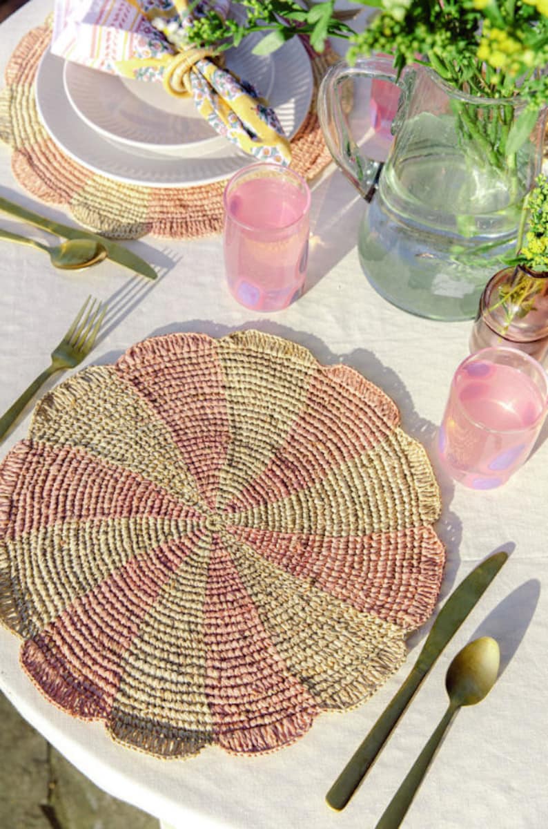 pinwheel round placemat
